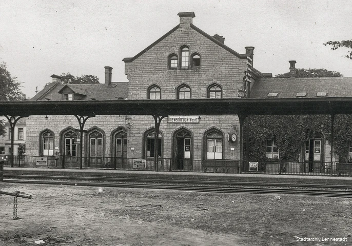 BS_34_2_KulturbahnhofGrevenbrueck_Bahnhof Grevenbrück 02 © Stadtarchiv Lennestadt.jpg