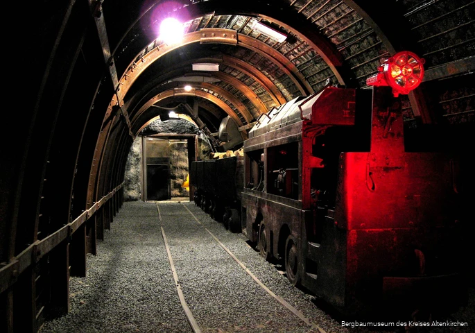BS_9_3_BergbaumuseumAltenkirchen_Gangstrecke im Schaubergwerk Bergbaumuseum Sassenroth.jpg