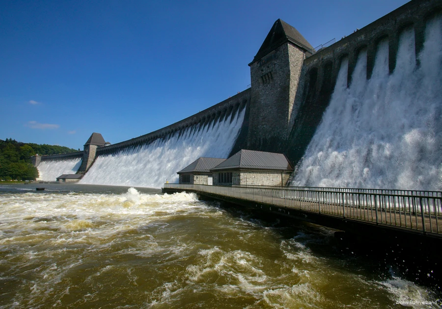 BS_28_Mohnesee_Ueberlauf_der_Moehnetalsperre___ifoto-160807oa-006443_4HiRes.jpg